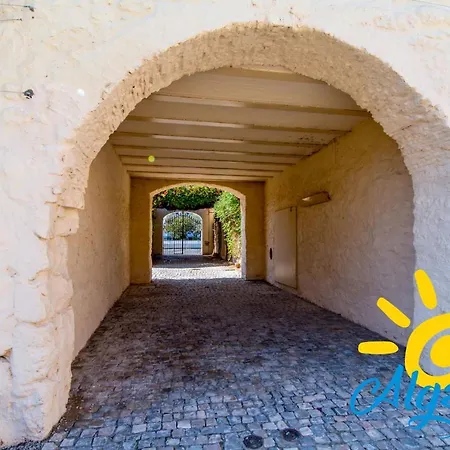 Convento Bernardas Tavira